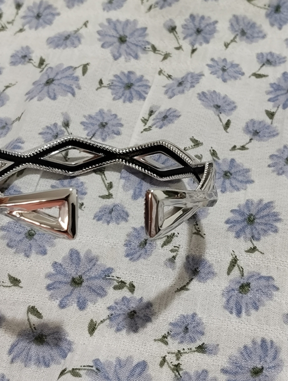 David Yurman Zig Zag Stax Sterling Silver with Diamonds Two Row Cuff Bracelet - Picture 6 of 8